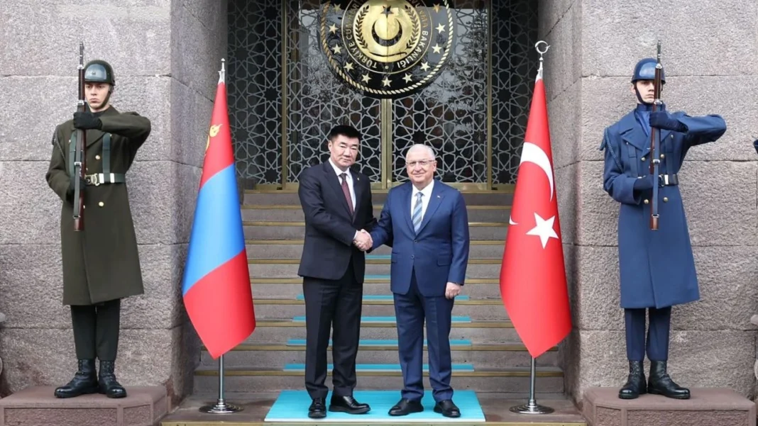 Milli Savunma Bakanı Güler, Moğolistan Savunma Bakanı Sandag ile görüştü Milli Savunma Bakanı Güler, Moğolistan Savunma Bakanı Sandag ile görüştü