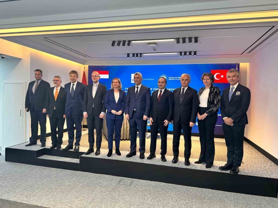 Türkiye ile Hollanda arasında JETCO Protokolü imzalandı Türkiye ile Hollanda arasında JETCO Protokolü imzalandı