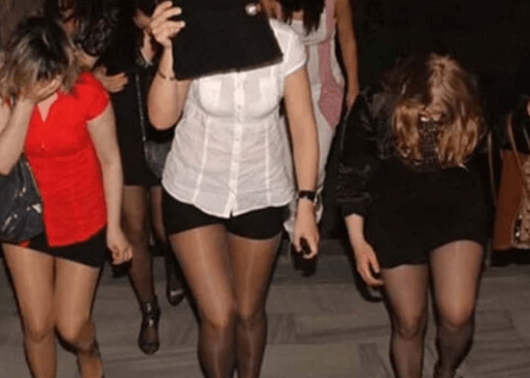 Müstehcen görüntülere 7 tutuklama, bu kadarı pes dedirtti! Müstehcen görüntülere 7 tutuklama, bu kadarı pes dedirtti!