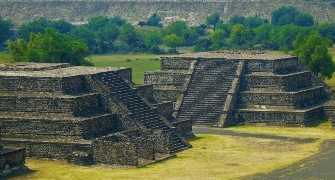 Mısır Piramitleri Nasıl İnşa Edildi? Mısır Piramitleri Nasıl İnşa Edildi?